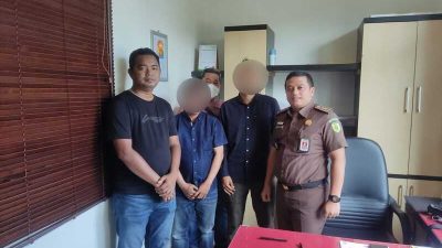 Tersangka dan Barang Bukti Tambang Ilegal Marangkayu, Kukar Diserahkan ke Kejari Tenggarong