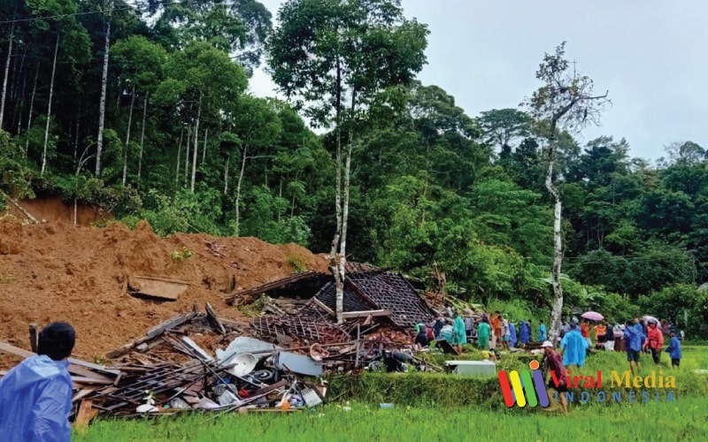 3 Orang Meninggal Dunia Akibat Tanah Longsor di Lampung