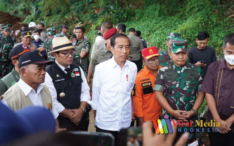 Kepala Staf Angkatan Darat Mendampingi Presiden Jokowi Ke Lokasi Gempa Cianjur