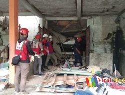PMI Bersama Relawan Membantu Warga Cianjur