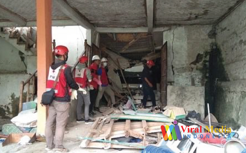 PMI Bersama Relawan Membantu Warga Cianjur
