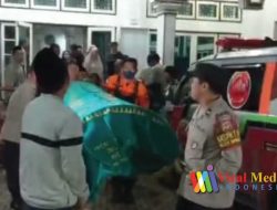 Polisi di Dawuan Membantu Prosesi Pemakaman Korban Gempa di Cianjur Majalengka