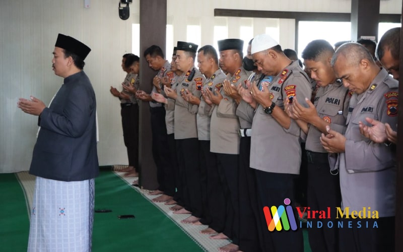 Polres Demak Menggelar Salat Gaib Dan Penggalangan Dana Untuk Korban Gempa di Cianjur
