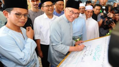 Anwar Ibrahim Bakal Melakukan Kunjungan Resmi ke Indonesia