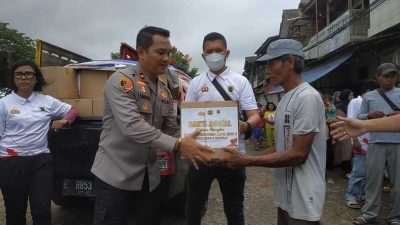 Bataliyon Rinaksa Sakala Mandala Akpol 2010/B adakan Bakti Sosial