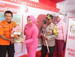 Viral: Bersama Kapolres Ketua Bhayangkari Cabang Peduli Personil Pospam Operasi Lilin 2022