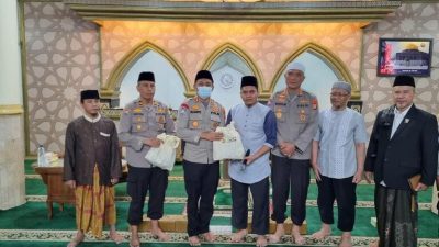 Dirbinmas PMJ Pimpin Penyerahan Bantuan Sembako dan Alquran