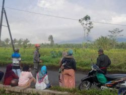 Gunung Api Semeru Memuntahkan APG Sejauh 7 Kilometer