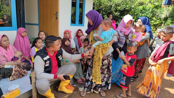 Polri Beri Perhatian Khusus Kepada Lansia dan Ibu Hamil