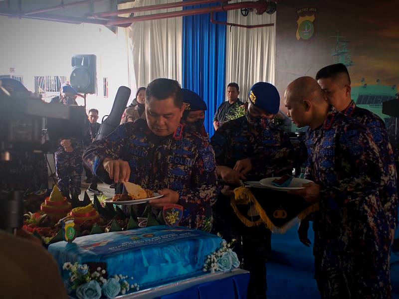 Kapolda Metro Jaya Pimpin Upacara HUT Polairud ke-72