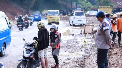 Warga Untuk Tidak Mengambil Foto/Video Di Lokasi Evakuasi Gempa Cianjur