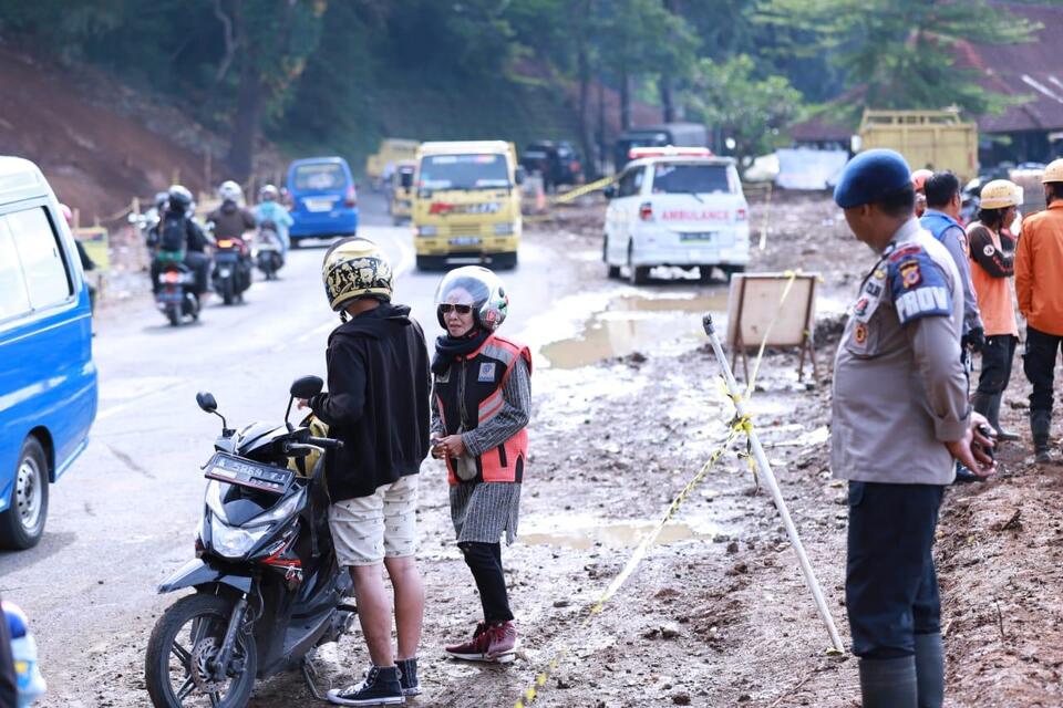 Warga Untuk Tidak Mengambil Foto/Video Di Lokasi Evakuasi Gempa Cianjur