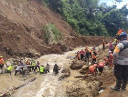 Humas Polda Jabar: Polri Akan Selalu Ada Untuk Rakyat Bersinergi Bersama Tim Relawan Dalam Penanganan Gempa Cianjur