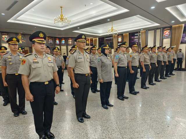 Polri Gelar Upacara Korps Raport
