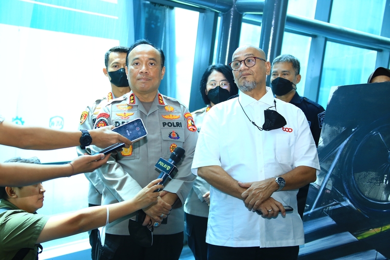 Polri Pamerkan Lukisan Para Difabel di Bandara Soetta