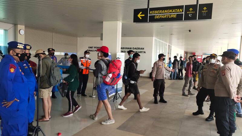 Polsek Sunda Kelapa Memberikan Pelayanan Pengamanan