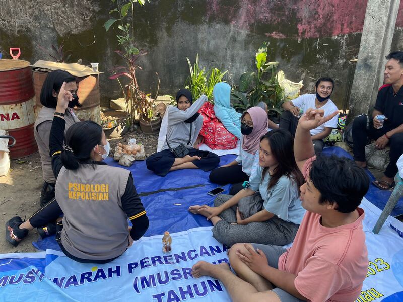 Polwan Polda Maluku Gelar Trauma Healing