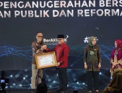 Salut, 4 Tahun Berturut-turut, Dukcapil Kemendagri Meraih Penghargaan Top Inovasi Pelayanan Publik