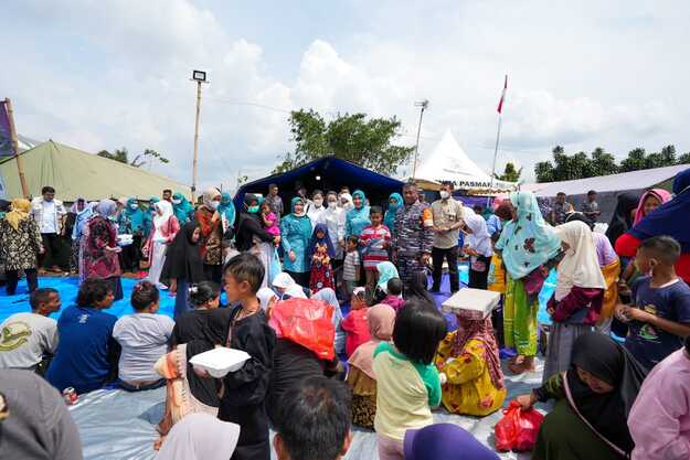 Kemendagri dan OASE KIM Menyalurkan Bantuan Langsung Kepada Korban Gempa Cianjur