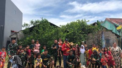 Yonif Raider 300/Bjw Tiba Menghibur Warga Korban Gempa