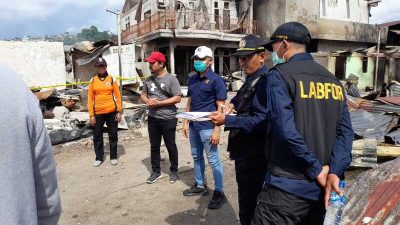 Tim Puslabfor Polri Olah TKP Kebakaran Pasar Mardika Ambon