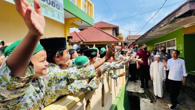 Presiden Meninjau Dampak Gempa Di Pesantren Darul Falah Cianjur