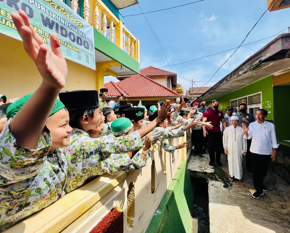Presiden Meninjau Dampak Gempa Di Pesantren Darul Falah Cianjur
