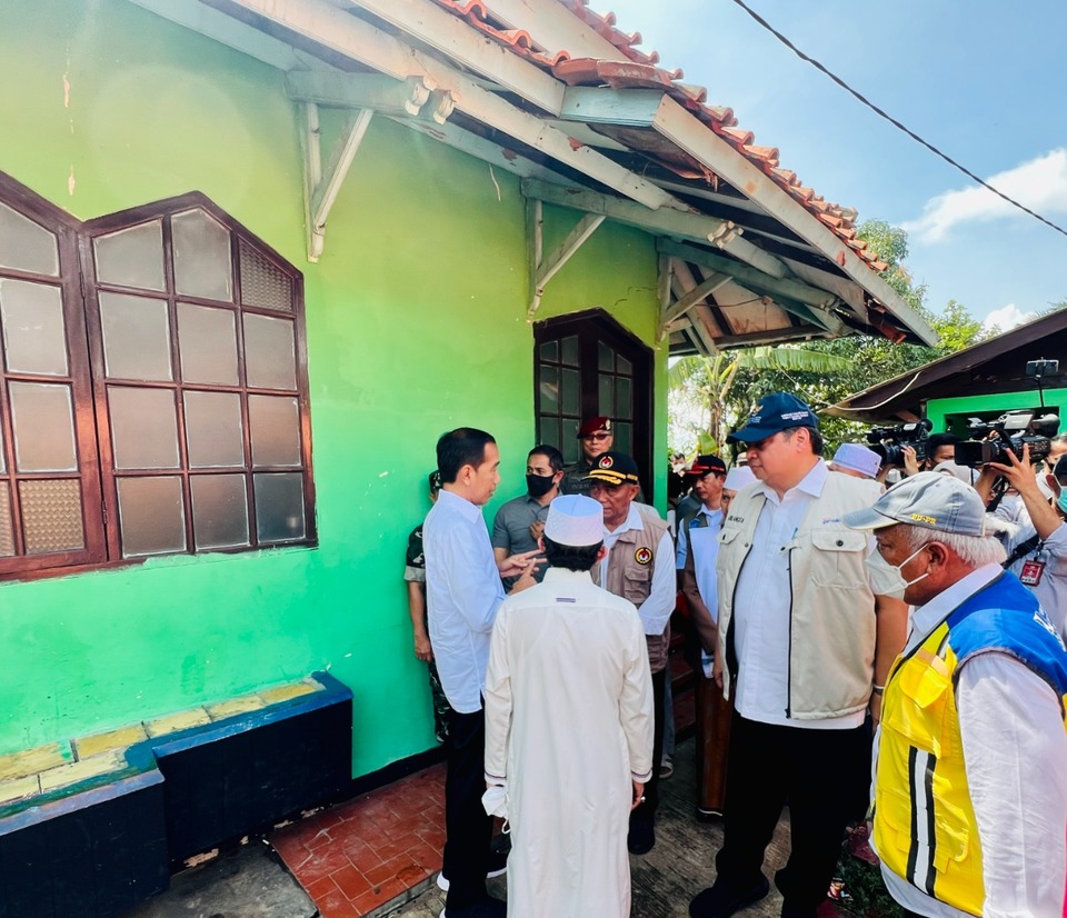Presiden Jokowi Memastikan Pembangunan Rumah Untuk Pemukiman Kembali Korban Gempa Cianjur dimulai