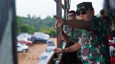 Meninjau Latihan Puncak Ancab YTP 611/Awl