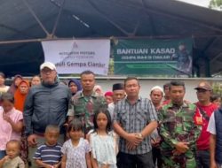 Yonif Raider 300/Bjw Bekerjasama Dengan IOF Mendirikan Huntara Untuk Korban Gempa