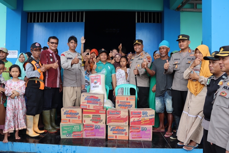 Kapolres Demak Bagikan Sembako