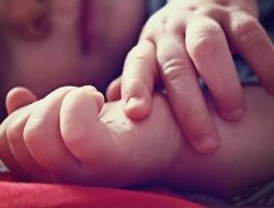 Viral: Bayi Bermata Satu Lahir di Yaman, Ini Kemungkinan Penyebabnya