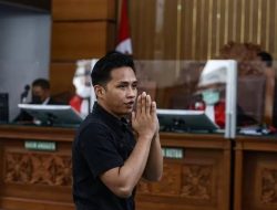 Viral: Bharada E Dituntut 12 Tahun Penjara, Pendukung Memprotes dan Berteriak