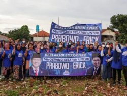 Viral: Emak-Emak Mengumumkan Dukungannya Kepada Prabowo-Erick Untuk Maju di Pilpres 2024