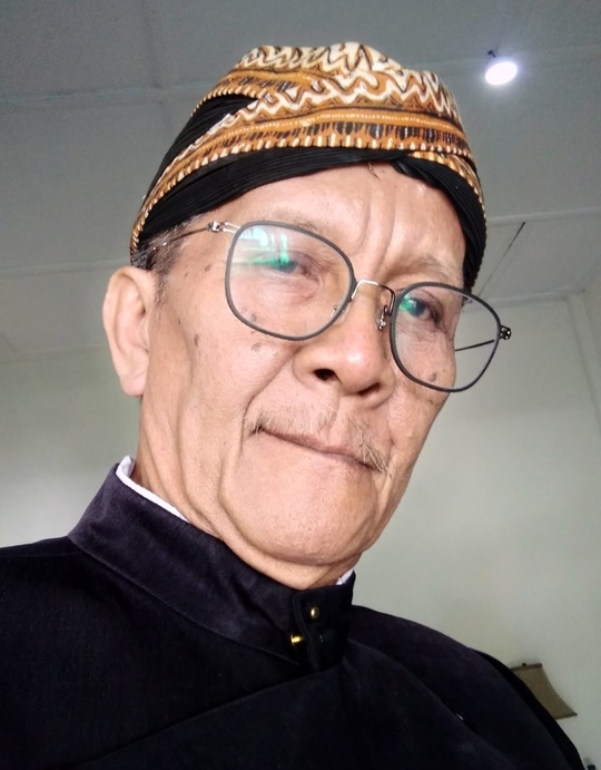 Mengidolakan Lahir dan Tampilnya Pemimpin Spiritual