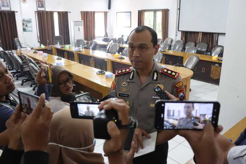 Kapolres Malang Mendampingi Keluarga Korban Tragedi Kanjuruhan