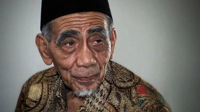 Nasihat Mbah Moen: Rezeki Susah dan Seret