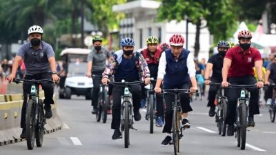 Presiden Jokowi Bersepeda di Kawasan CFD
