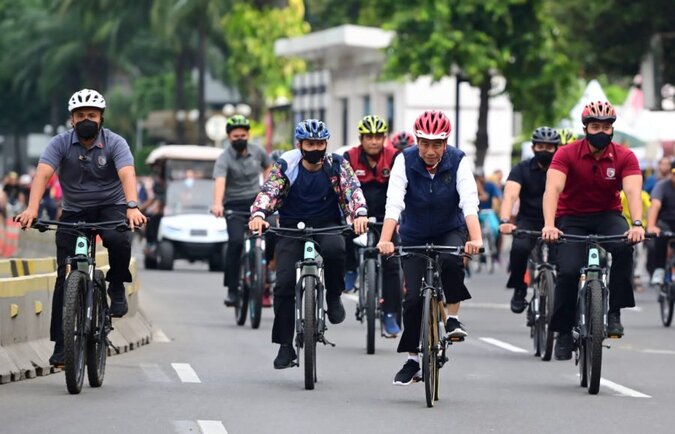 Presiden Jokowi Bersepeda di Kawasan CFD