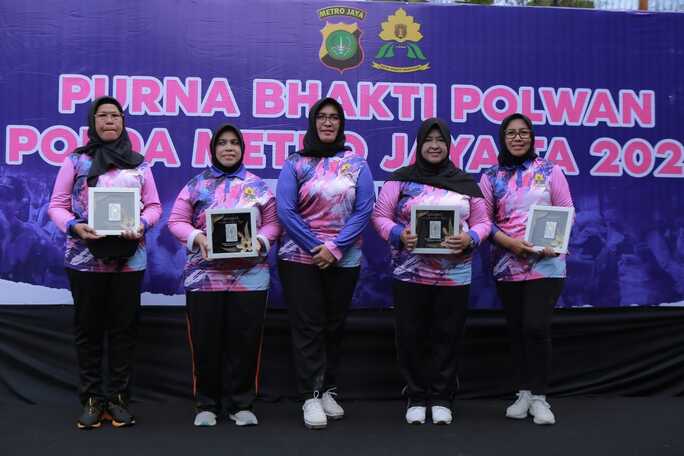 Pakor Polwan Pimpin Pelepasan Purna Bhakti Polwan