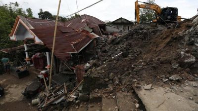 Viral: Pasca banjir dan Longsor Kota Manado, Warga Lakukan Pembersihan