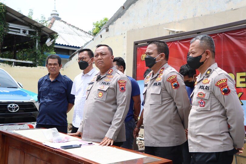 Polisi Grebeg Tempat Penimbun BBM di Demak