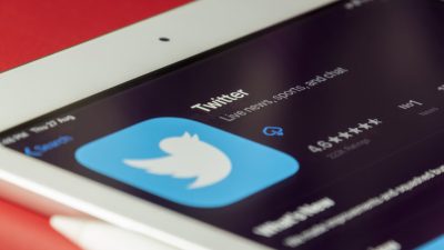 Pengguna Twitter Dipecat Usai Hina Video Jokowi