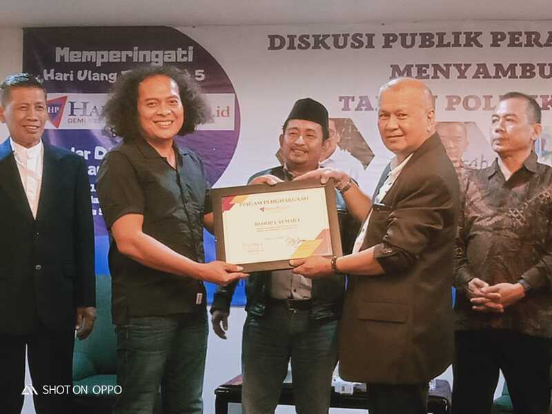 Harian Pelita.id Gelar Diskusi dan Santunan Anak Yatim