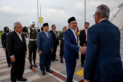 Unggah Foto Bersama PM Malaysia Anwar Ibrahim