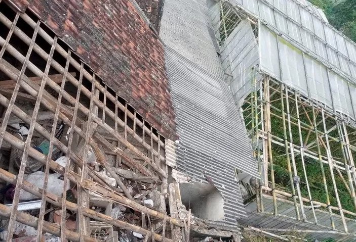 Rumah di Bandung Barat Rusak Akibat Hujan dan Angin Kencang