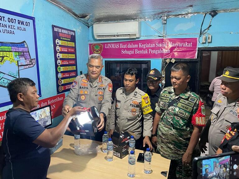 Polda Metro Jaya Kunjungi Pos Kamling