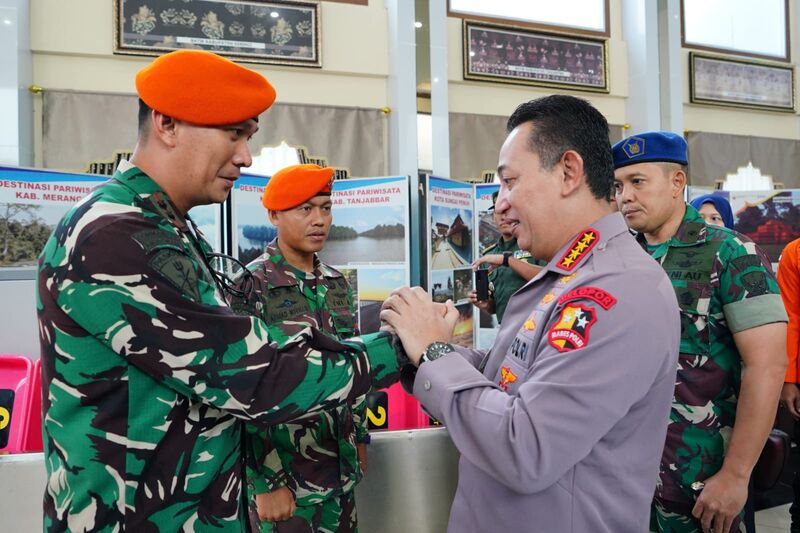 Kapolri Beri Apresiasi Langsung ke TNI yang 'Berputar'