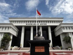 Viral: Waduhh..! Dua Mantan Hakim Agung Mangkir Dari Panggilan KPK