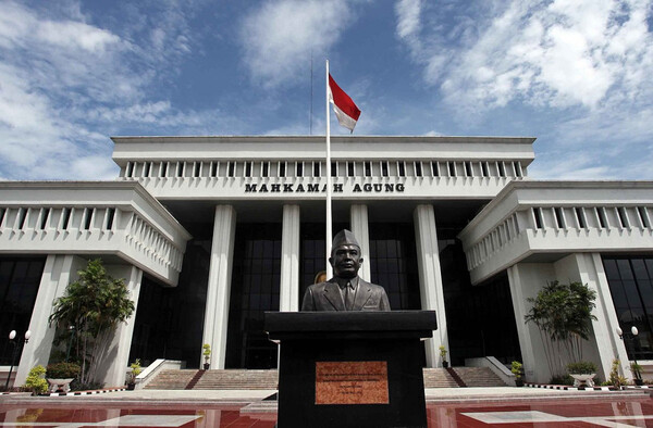 Dua Mantan Hakim Agung Mangkir Dari Panggilan KPK
